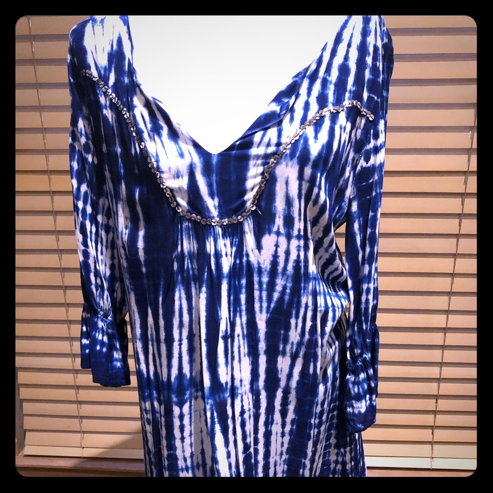 Cute cool tie dye M dress with sequin trim.size